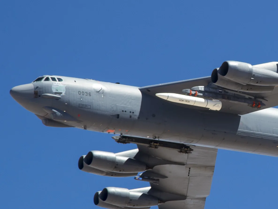 An AGM-183A ARRW test article mounted under the wing of a B-52